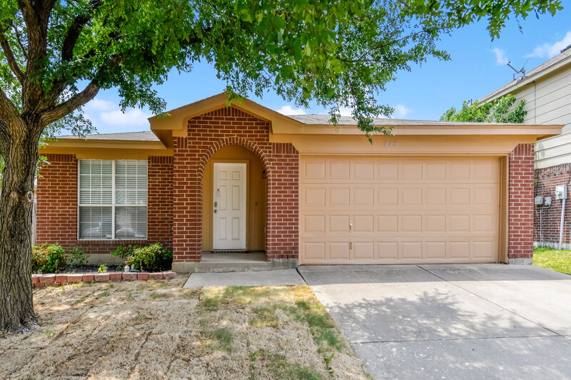 2,370/Mo, 848 Meadowlark Dr Saginaw, TX 76131 External View