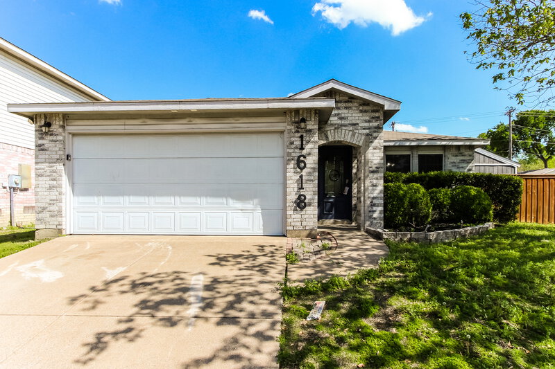 2,165/Mo, 1618 Danbury Dr Garland, TX 75040 External View