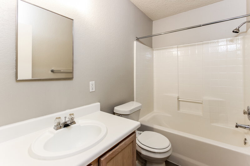 2,165/Mo, 1618 Danbury Dr Garland, TX 75040 Bathroom View