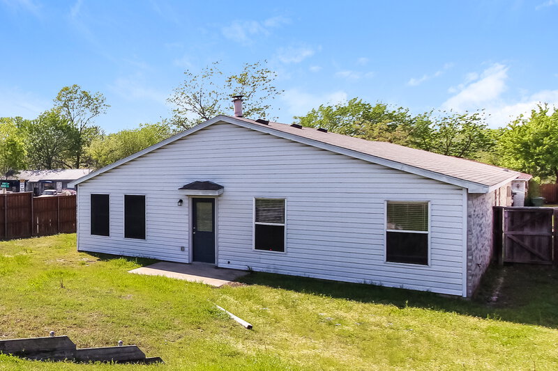 2,165/Mo, 1618 Danbury Dr Garland, TX 75040 Rear View