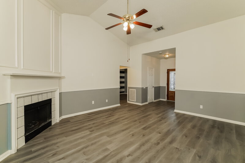 1,940/Mo, 2504 Creekwood Ln Fort Worth, TX 76123 Living Room View 2