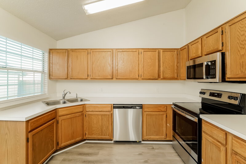 1,940/Mo, 2504 Creekwood Ln Fort Worth, TX 76123 Kitchen View 2