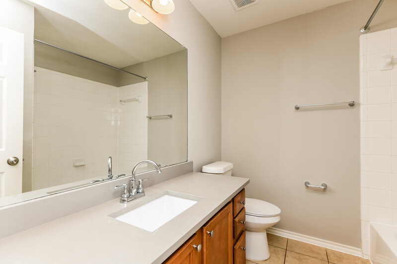3,290/Mo, 6910 Shore Breeze Ct Arlington, TX 76016 Bathroom View