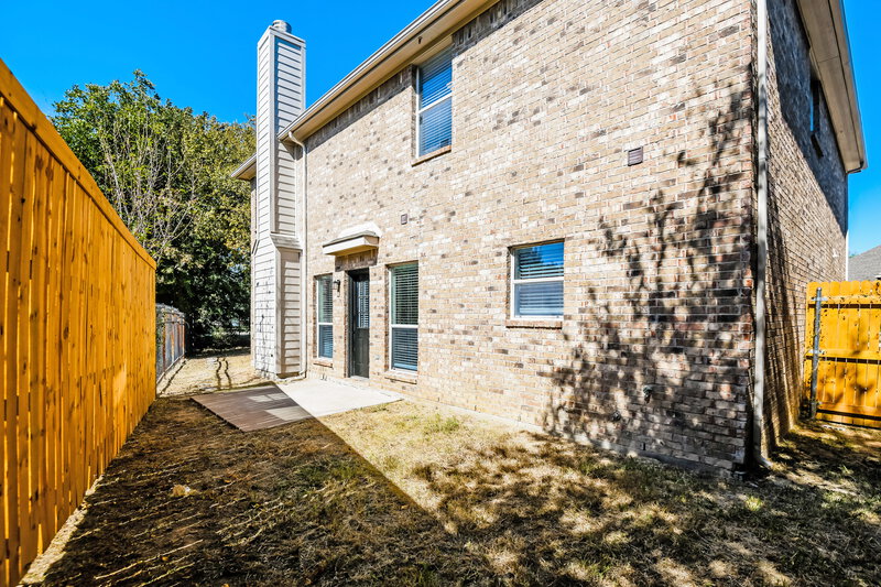 3,290/Mo, 6910 Shore Breeze Ct Arlington, TX 76016 Rear View