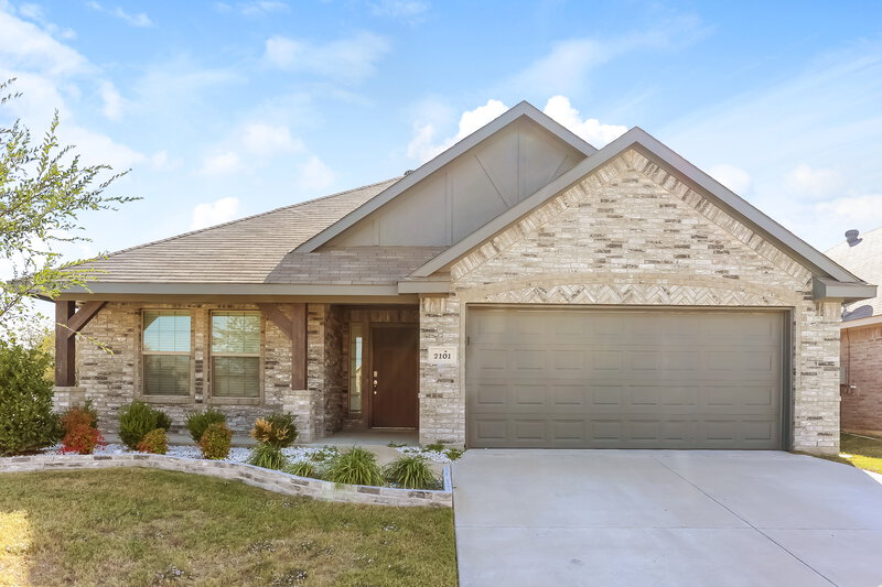 2,100/Mo, 2101 Blakely Ct Fort Worth, TX 76134 External View