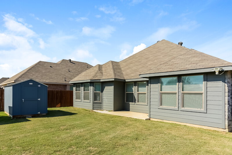 2,100/Mo, 2101 Blakely Ct Fort Worth, TX 76134 Rear View