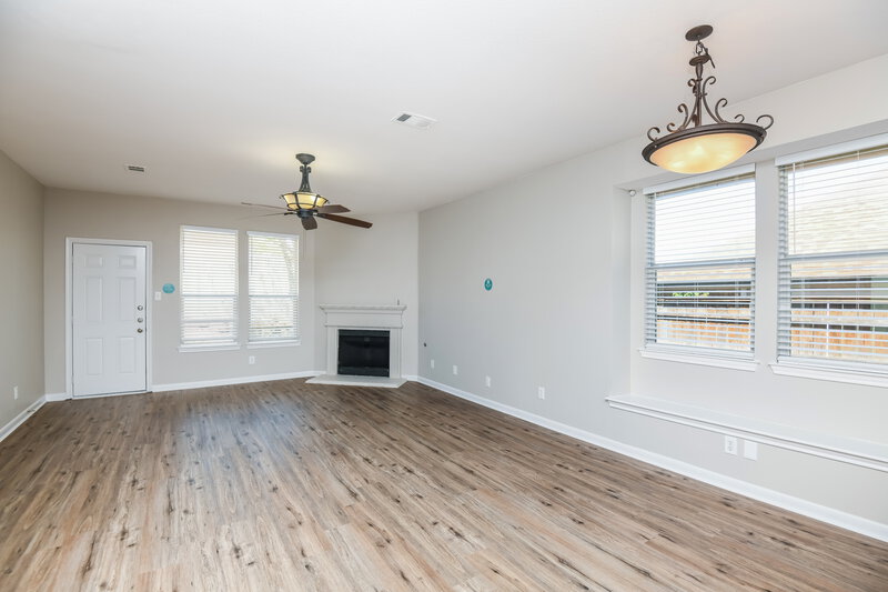 2,565/Mo, 4913 Happy Trl Fort Worth, TX 76244 Dining Room View 3