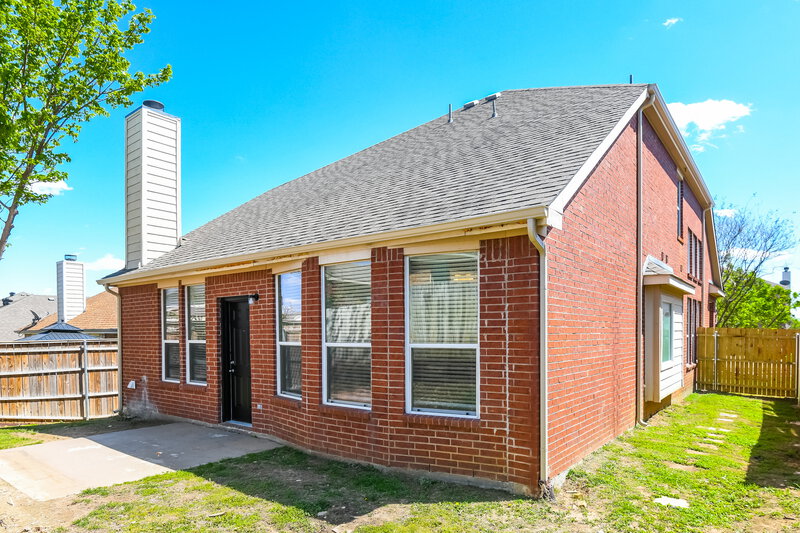 2,565/Mo, 4913 Happy Trl Fort Worth, TX 76244 Rear View