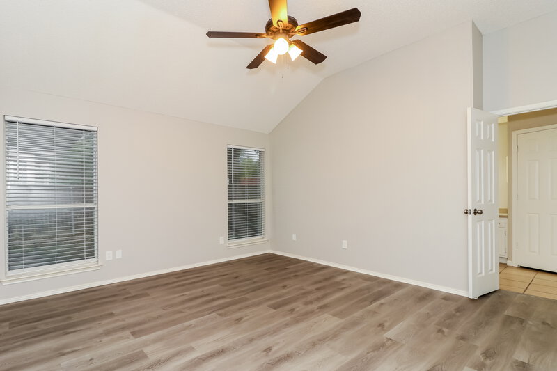 2,650/Mo, 319 Crestview Dr Arlington, TX 76018 Main Bedroom View