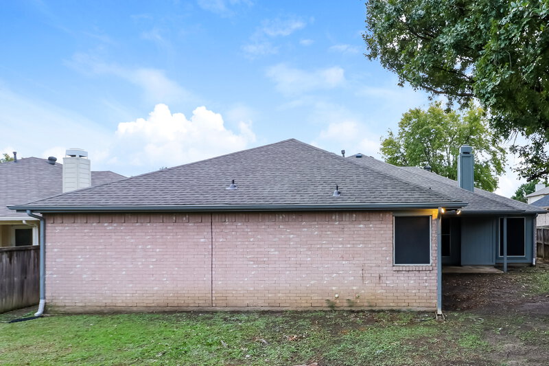 2,650/Mo, 319 Crestview Dr Arlington, TX 76018 Rear View