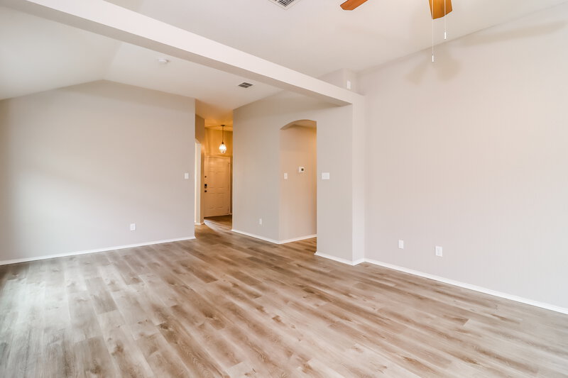 2,750/Mo, 7500 Fallen Trl Fort Worth, TX 76123 Living Room View 2