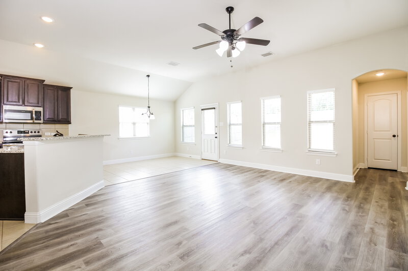 2,115/Mo, 334 Highmeadow Rd Aubrey, TX 76227 Living Room View 2