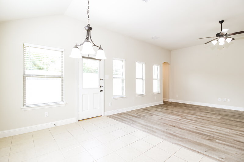 2,115/Mo, 334 Highmeadow Rd Aubrey, TX 76227 Dining Room View 2
