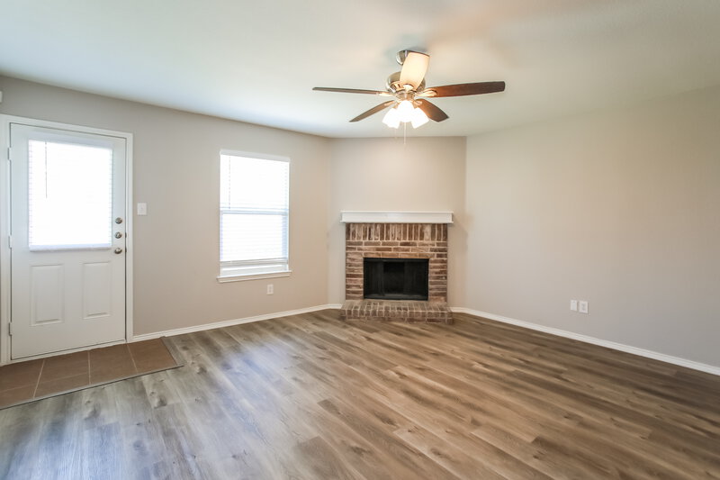 1,865/Mo, 16508 Cowboy Trl Justin, TX 76247 Living Room View 2