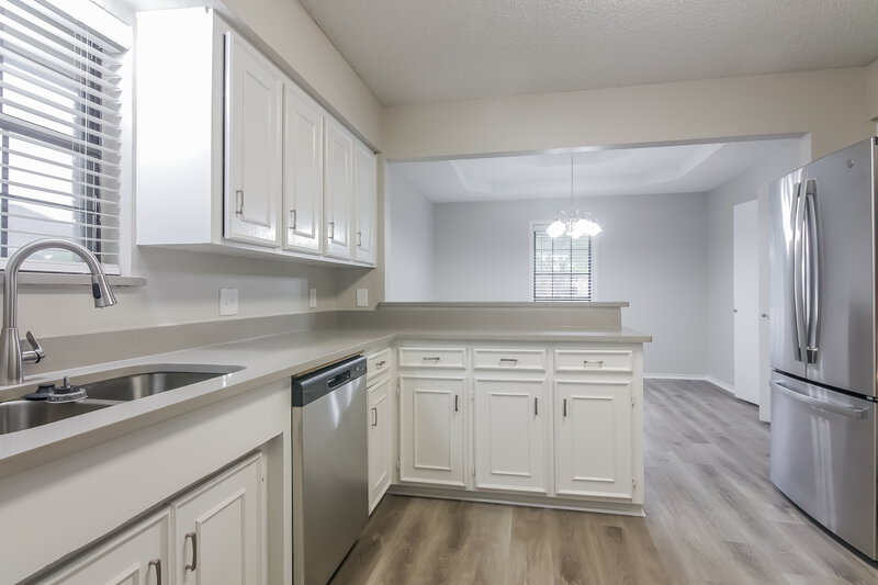 2,305/Mo, 436 Northwood Trl Cedar Hill, TX 75104 Kitchen View