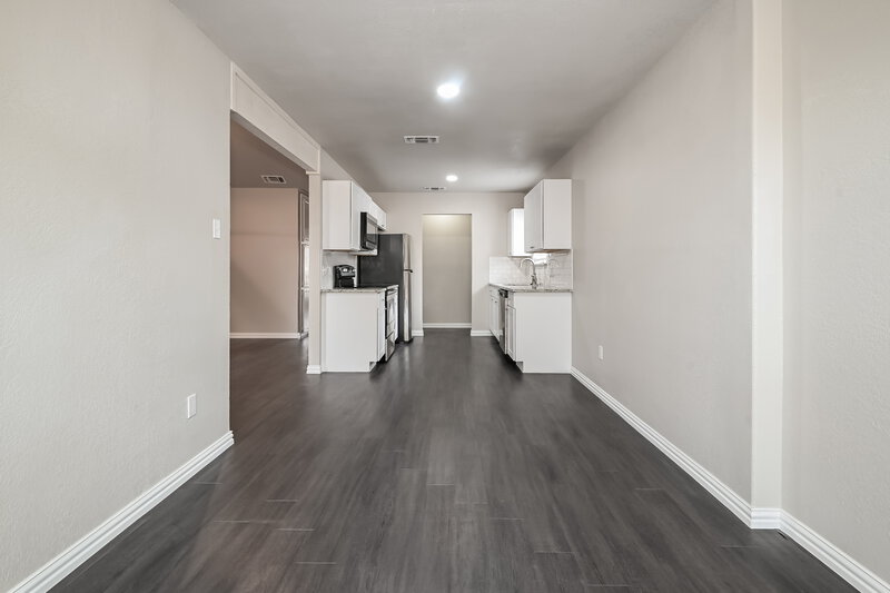 1,185/Mo, 6800 Westglen Dr Fort Worth, TX 76133 Living Room View 2