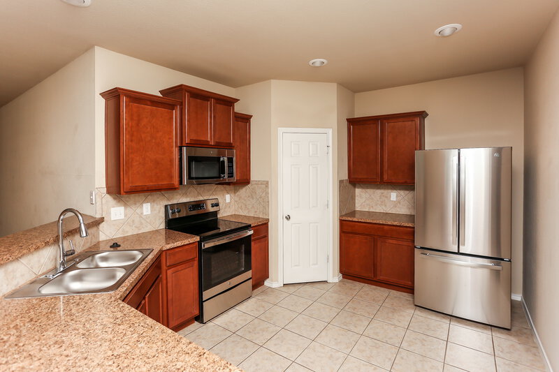 1,985/Mo, 10973 Caldwell Ln Fort Worth, TX 76179 Kitchen View