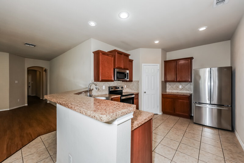 1,860/Mo, 10973 Caldwell Ln Fort Worth, TX 76179 Kitchen View 2