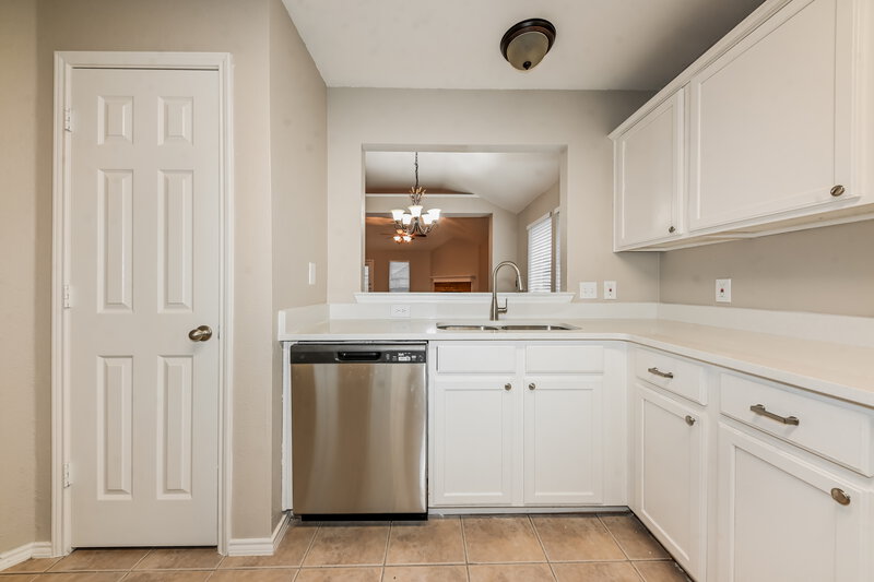1,970/Mo, 2321 Rushing Springs Dr Fort Worth, TX 76118 Kitchen View