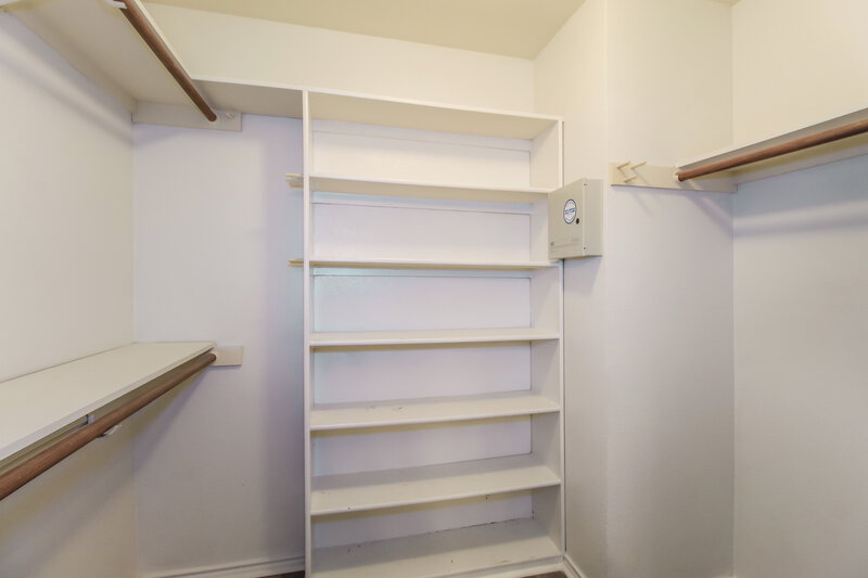 2,185/Mo, 4608 Birchbend Ln Fort Worth, TX 76137 Laundry Room View