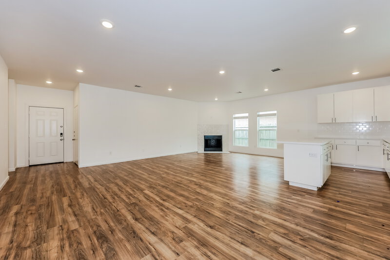 2,315/Mo, 8020 Tree Leaf Ln Fort Worth, TX 76123 Living Room View 2
