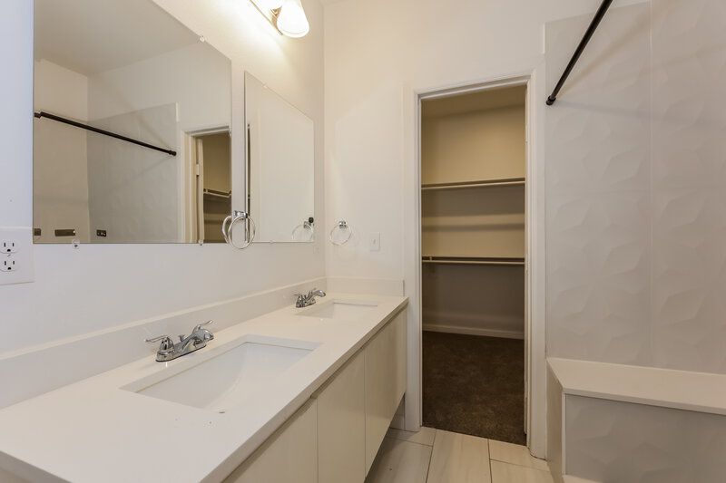 2,315/Mo, 8020 Tree Leaf Ln Fort Worth, TX 76123 Main Bathroom View