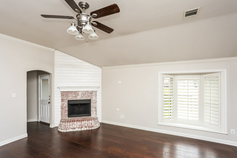 2,140/Mo, 10921 Emerald Park Ln Haslet, TX 76052 Living Room View 2