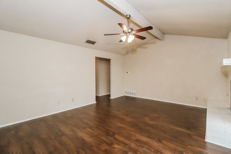 2,205/Mo, 6513 Levitt Dr Watauga, TX 76148 Living Room View 2