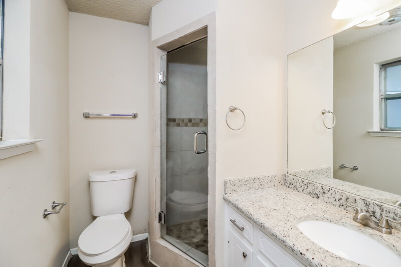 2,205/Mo, 6513 Levitt Dr Watauga, TX 76148 Main Bathroom View