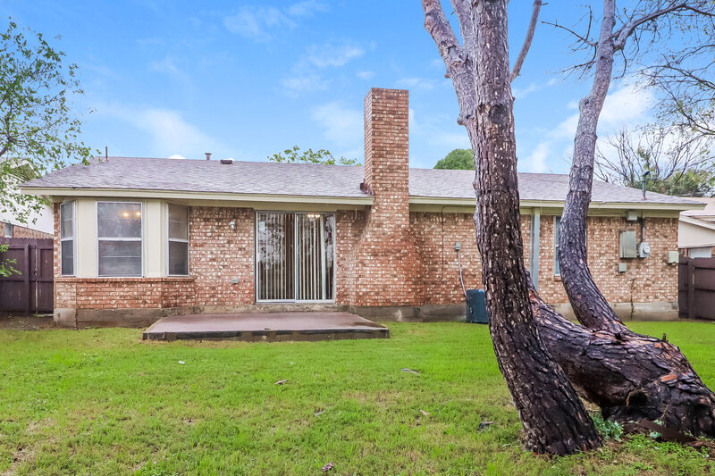 2,205/Mo, 6513 Levitt Dr Watauga, TX 76148 Rear View