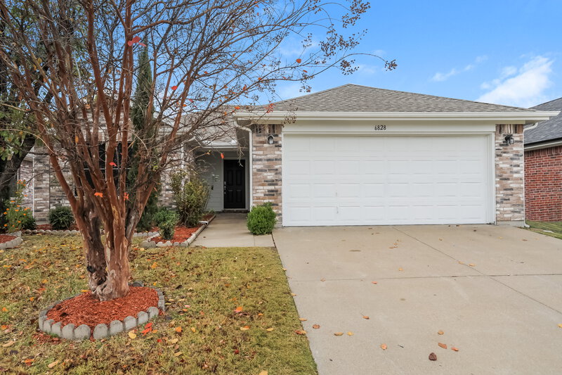2,210/Mo, 6828 Bluff View Dr Watauga, TX 76137 External View