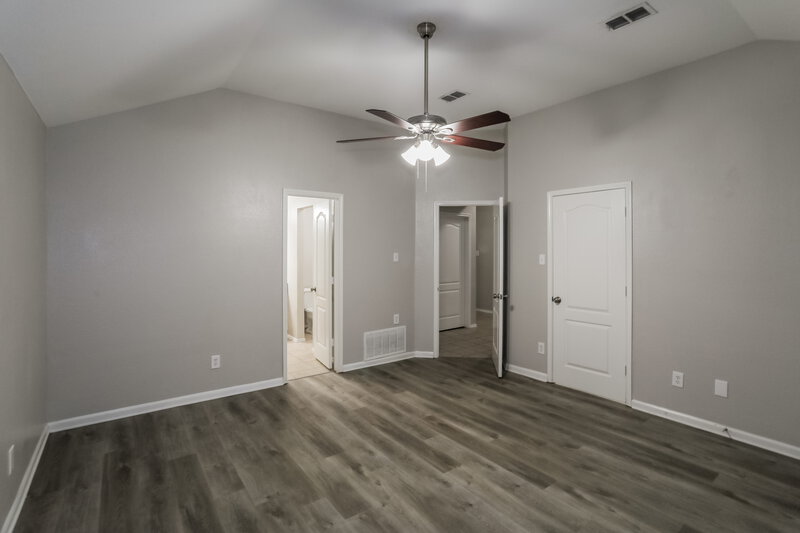 2,210/Mo, 6828 Bluff View Dr Watauga, TX 76137 Main Bedroom View 2