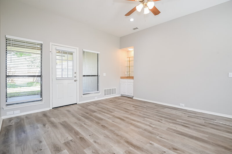2,280/Mo, 400 W Jefferson St Wylie, TX 75098 Living Room View 3