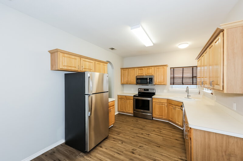 2,375/Mo, 6417 Canyon Trl Lake Worth, TX 76135 Kitchen View