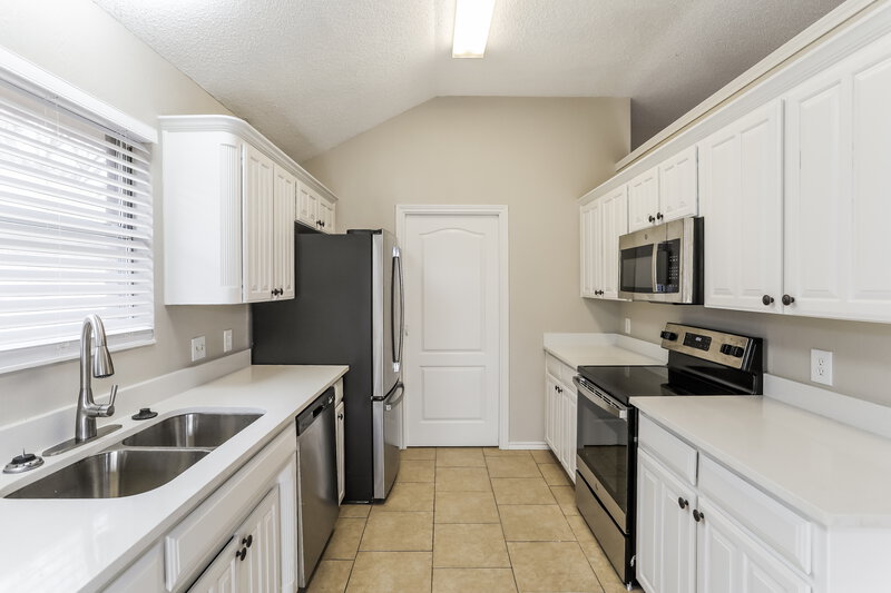 1,970/Mo, 4232 Goodnight Cir Haltom City, TX 76137 Kitchen View 2