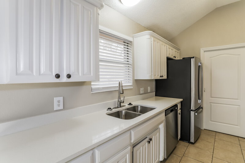 1,970/Mo, 4232 Goodnight Cir Haltom City, TX 76137 Kitchen View 3