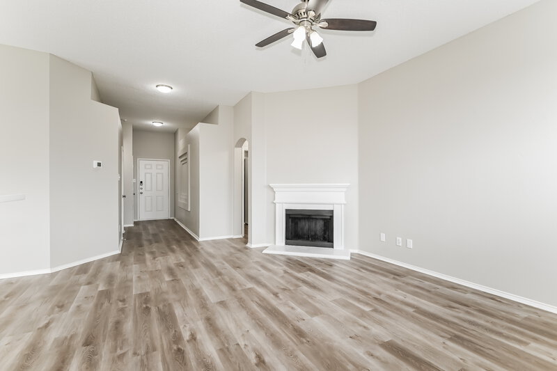 2,220/Mo, 1603 Wolf Creek Dr Arlington, TX 76018 Living Room View