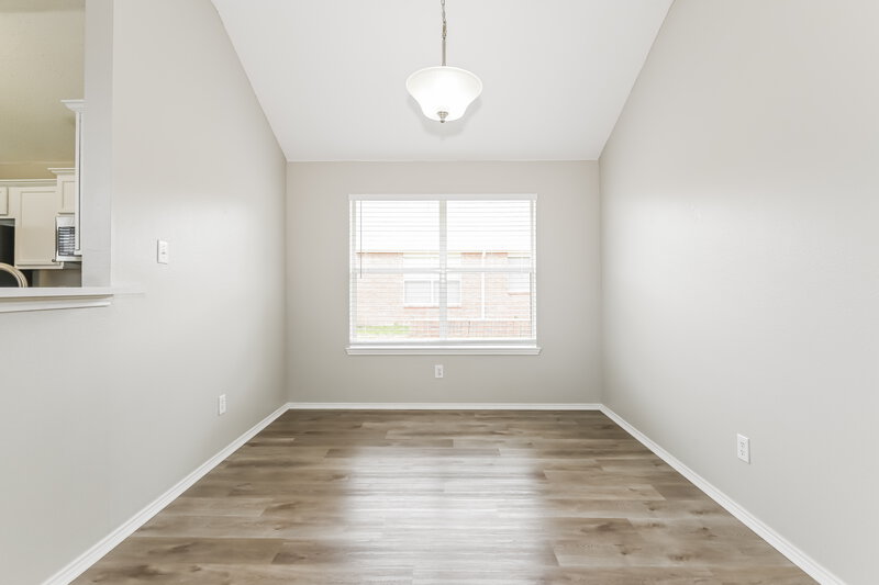 2,220/Mo, 1603 Wolf Creek Dr Arlington, TX 76018 Dining Room View 2
