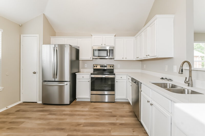 2,220/Mo, 1603 Wolf Creek Dr Arlington, TX 76018 Kitchen View