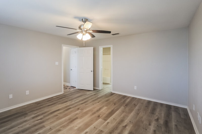 2,620/Mo, 312 W Windsor Dr Denton, TX 76207 Main Bedroom View 2