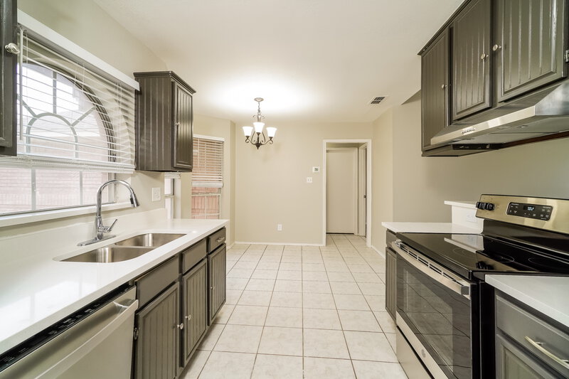 1,955/Mo, 100 Sandlewood Ln Burleson, TX 76028 Kitchen View