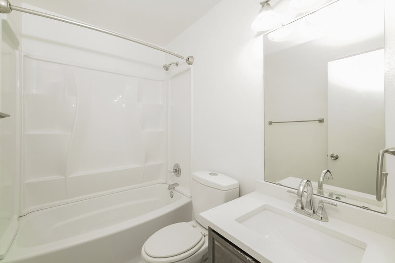 1,955/Mo, 100 Sandlewood Ln Burleson, TX 76028 Bathroom View
