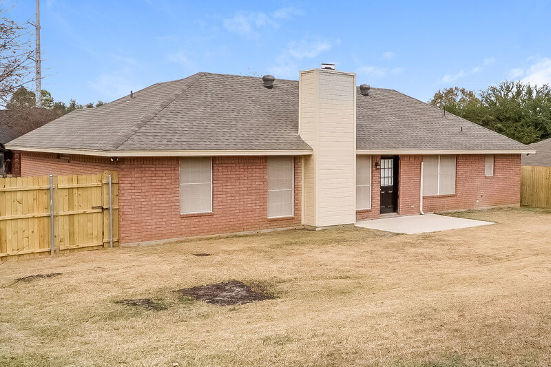 1,955/Mo, 100 Sandlewood Ln Burleson, TX 76028 Rear View