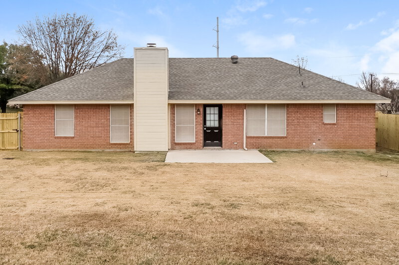 1,955/Mo, 100 Sandlewood Ln Burleson, TX 76028 Rear View 2