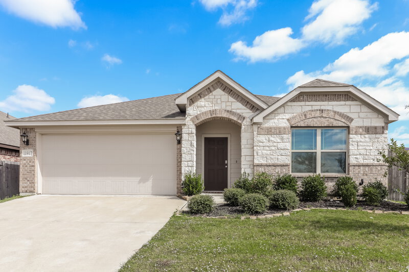 2,300/Mo, 11917 Rustling Oaks Dr Crowley, TX 76036 External View