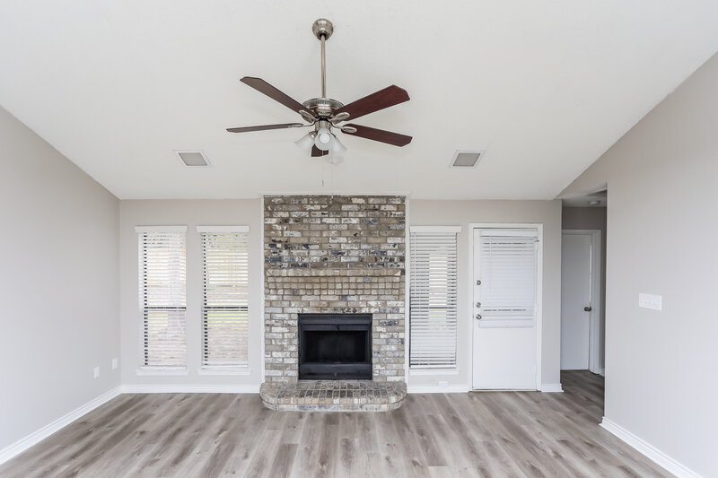 2,060/Mo, 201 Bowles Ct Kennedale, TX 76060 Living Room View
