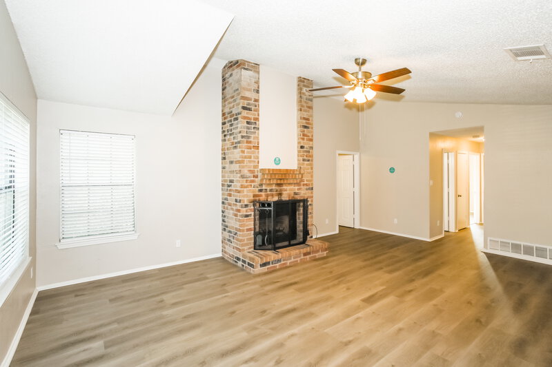 2,135/Mo, 4006 Bond St Rowlett, TX 75088 Living Room View 2