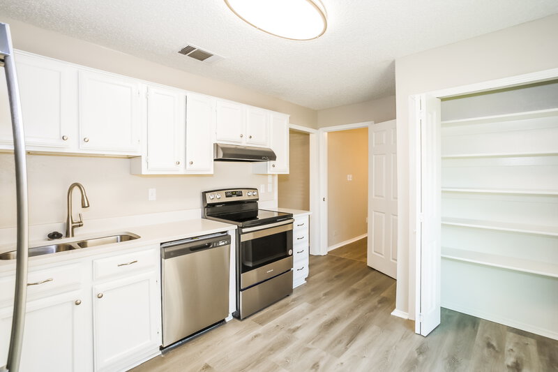 2,135/Mo, 4006 Bond St Rowlett, TX 75088 Kitchen View 2