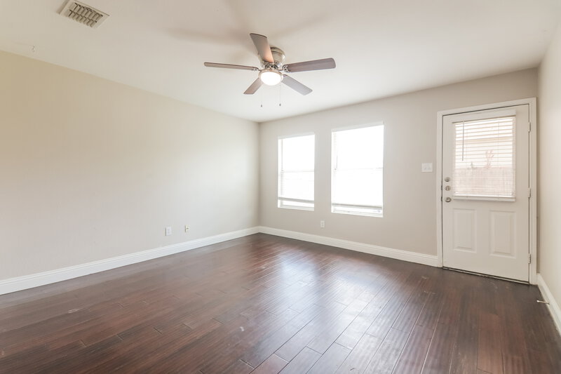 2,065/Mo, 1428 Waterford Dr Little Elm, TX 75068 Living Room View 2