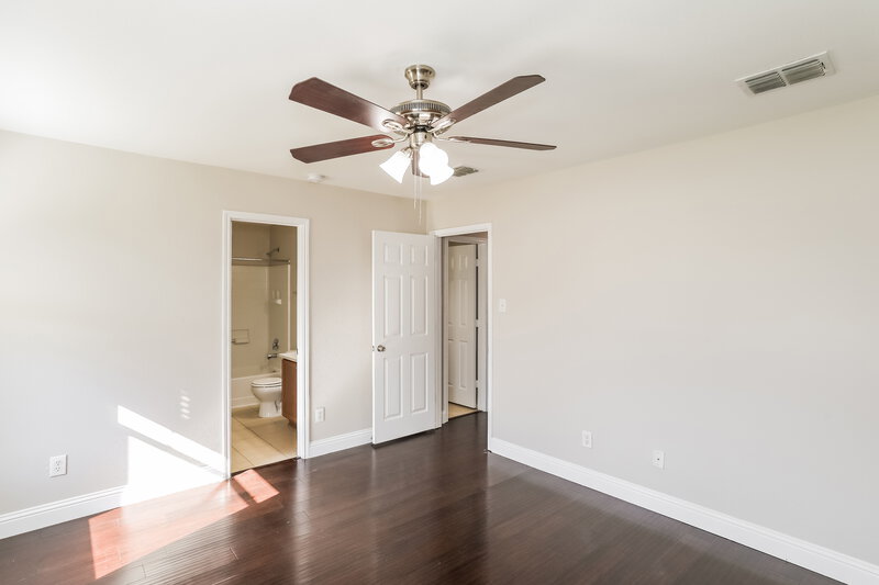 2,060/Mo, 1428 Waterford Dr Little Elm, TX 75068 Main Bedroom View